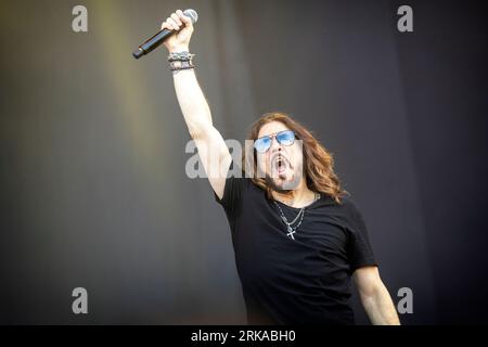 Solvesborg, Schweden. Juni 2023. Die norwegische Heavy-Metal-Band TNT spielt ein Live-Konzert während des schwedischen Musikfestivals Sweden Rock Festival 2023 in Solvesborg. Hier ist Sänger Tony Harnell live auf der Bühne zu sehen. (Foto: Gonzales Photo - Terje Dokken). Stockfoto