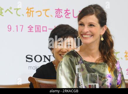 Bildnummer: 54311620 Datum: 18.08.2010 Copyright: imago/Xinhua (100818) -- TOKIO, 18. August 2010 (Xinhua) -- US-Schauspielerin Julia Roberts nimmt an einer Pressekonferenz Teil, um ihren neuen Film Eat Pray Love at in Tokio, Japan, am 18. August 2010 zu promoten. Der Film wird ab dem 17. September in ganz Japan gezeigt. (Xinhua/Ji Chunpeng) (yc) JAPAN-TOKYO-ROBERTS-FILM PUBLICATIONxNOTxINxCHN People Entertainment Film Pressetermin PK Porträt vdig xdp Premiere xint 2010 quer Bildnummer 54311620 Datum 18 08 2010 Copyright Imago XINHUA Tokio 18. August 2010 XINHUA US-Schauspielerin Juliet Roberts nimmt an einer Pressekonferenz für p Teil Stockfoto