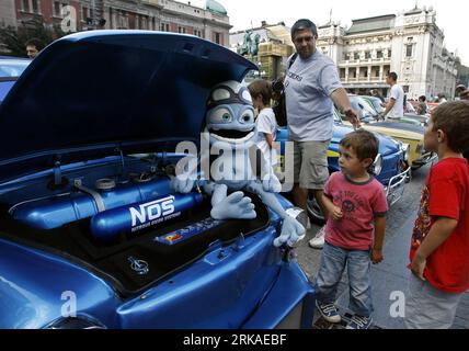 Bildnummer: 54329518  Datum: 22.08.2010  Copyright: imago/Xinhua (100823) -- BELGRADE, Aug. 23, 2010 (Xinhua) -- take look at then Yugoslav cars displayed at Central Square in Belgrade on Aug. 22, 2010. The Zastava 750 car made by the then Yugoslavian car producer Zavod Crvena Zastava was the then Yugoslavian version of Fiat 600 under license from 1955 to 1985. The cars are still widely available in Serbia, Montenegro, and Bosnia and Herzegovina. (Xinhua)(Serbia Out) SERBIA-BELGRADE-OLD CARS-DISPLAY PUBLICATIONxNOTxINxCHN Wirtschaft Gesellschaft Oldtimer Auto Ausstellung kbdig xub 2010 quer o0 Stock Photo