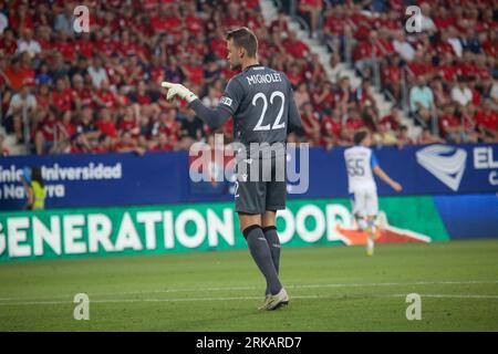 Pamplona, Spanien, 24. August 2023: Simon Mignolet (22), Torhüter von Club Brugge, schimpft beim ersten Leg-Match der vorangegangenen Runde der UEFA Europa Conference League 2023-24 zwischen CA Osasuna und Club Brugge im Estadio von El Sadar in Pamplona am 24. August 2023. Quelle: Alberto Brevers / Alamy Live News. Stockfoto