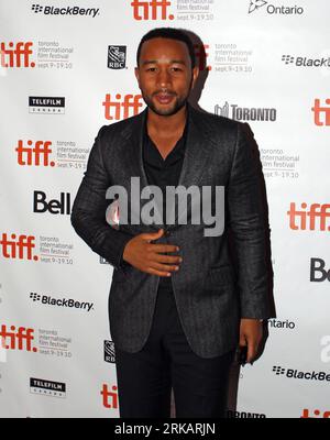 Bildnummer: 54420280  Datum: 12.09.2010  Copyright: imago/Xinhua (100912) -- TORONTO, Sept. 12, 2010 (Xinhua) -- Musician John Legend poses for photos before the screening of the Waiting For Superman during the Toronto International Film Festival at the Winter Garden Theatre in Toronto, Canada, Sept. 12, 2010. (Xinhua/Zou Zheng) (wh) CANADA-TORONTO INTERNATIONAL FILM FESTIVAL-WAITING FOR SUPERMAN PUBLICATIONxNOTxINxCHN People Entertainment Film Festival Filmfestival Pressetermin Premiere Filmpremiere Porträt kbdig xdp 2010 hoch premiumd xint     Bildnummer 54420280 Date 12 09 2010 Copyright Im Stock Photo