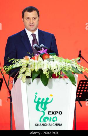 Bildnummer: 54420432  Datum: 12.09.2010  Copyright: imago/Xinhua  SHANGHAI, Sept. 12, 2010 (Xinhua) -- Moldavia s Prime Minister Vlad Filat addresses the ceremony to mark the National Pavilion Day for the Republic of Moldova at the 2010 World Expo in Shanghai, east China, Sept. 12, 2010. (Xinhua/Li Baishun) (zgp) WORLD EXPO-SHANGHAI-MOLDOVA DAY (CN) PUBLICATIONxNOTxINxCHN People Politik Weltausstellung kbdig xsk 2010 hoch    Bildnummer 54420432 Date 12 09 2010 Copyright Imago XINHUA Shanghai Sept 12 2010 XINHUA Moldavia S Prime Ministers VLAD Filat addresses The Ceremony to Mark The National P Stock Photo