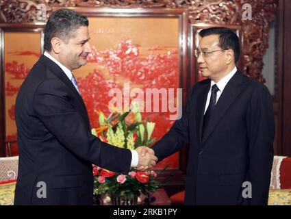 Bildnummer: 54445143  Datum: 20.09.2010  Copyright: imago/Xinhua (100920) -- BEIJING, Sept. 20, 2010 (Xinhua) -- Chinese Vice Premier Li Keqiang (R) shakes hands with Armenian Prime Minister Sarkissian (L) in Beijing, capital of China, Sept. 20, 2010. (Xinhua/Ju Peng) (lb) CHINA-ARMENIA-BEIJING-LI KEQIANG-SARKISSIAN-MEETING (CN) PUBLICATIONxNOTxINxCHN People Politik kbdig xdp 2010 quer premiumd xint     Bildnummer 54445143 Date 20 09 2010 Copyright Imago XINHUA  Beijing Sept 20 2010 XINHUA Chinese Vice Premier left Keqiang r Shakes Hands With  Prime Ministers Sarkissian l in Beijing Capital of Stock Photo