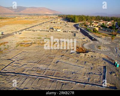 Bildnummer: 54448710  Datum: 20.09.2010  Copyright: imago/Xinhua (100921) -- Sept. 21, 2010 (Xinhua) -- The undated photo released by Israel Antiquities Authority shows an aerial view of a synagogue and farmstead in the town of Beit She an in the Jordan Valle, Israel. Israeli archaeologists reported Monday that they have uncovered a synagogue prayer hall and farmstead from the Late Byzantine Period in the town of Beit She an. (Xinhua) (wjd) ISRAEL-ARCHEOLOGY-SYNAGOGUE PUBLICATIONxNOTxINxCHN Gesellschaft kbdig xkg 2010 quer o0 Archäologie, Ausgrabungsstätte, Synagoge, Totale; Aufnahmedatum gesc Stock Photo