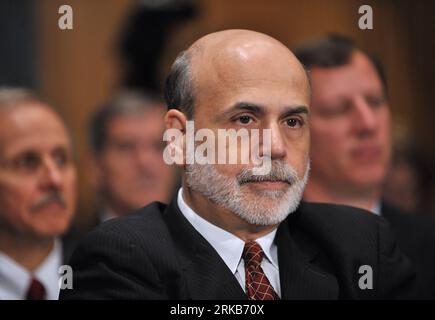 Bildnummer: 54500016  Datum: 30.09.2010  Copyright: imago/Xinhua (100930) -- WASHINGTON D.C., Sept. 30, 2010 (Xinhua) -- U.S. Federal Reserve System Chairman and Board of Governors Ben Bernanke testifies during a hearing on the implementation of the Dodd-Frank Wall Street Reform and Consumer Protection Act, before the Senate Banking, Housing and Urban Affairs Committee on Capitol Hill in Washington D.C., capital of the United States, Sept. 30, 2010. U.S. lawmakers summoned banking watchdogs for the first progress report on implementing July s financial-regulatory overhaul. (Xinhua/Zhang Jun) U Stock Photo