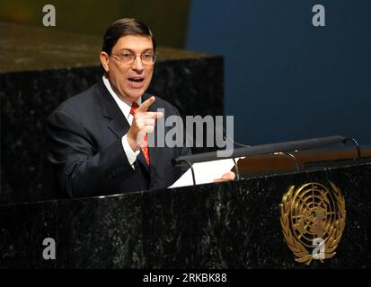 Bildnummer: 54566607  Datum: 26.10.2010  Copyright: imago/Xinhua (101026) -- NEW YORK, Oct. 26, 2010 (Xinhua) -- Cuban Foreign Minister Bruno Eduardo Rodriguez Parrilla addresses the General Assembly on the necessity of ending the economic, commercial and financial embargo imposed by the United States of America against Cuba at the UN Headquarters in New York, the United States, Oct. 26, 2010. The UN General Assembly on Tuesday adopted a draft resolution calling on the United States to immediately end its decades-long trade embargo against Cuba with 187 votes in favor and 2 votes against, with Stock Photo