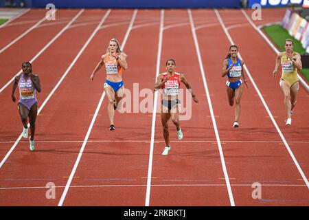 Mujinga Kambundji (Switzerland, Gold), Dina Asher-Smith (Great Britain, Silver), .200m final. European Championships Munich 2022 Stockfoto