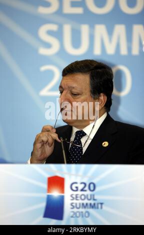 Bildnummer: 54630477  Datum: 11.11.2010  Copyright: imago/Xinhua (101111) -- SEOUL, Nov. 11, 2010 (Xinhua) -- European Commission President Jose Manuel Barroso gestures at a joint press conference with European Council President at the venue for the G20 Summit in Seoul, capital of South Korea, on Nov. 11, 2010. (Xinhua/Duan Zhuoli) (lyi) SOUTH KOREA-SEOUL-G20-EU-PRESS CONFERENCE PUBLICATIONxNOTxINxCHN Politik People G20 G 20 Gipfel Gipfeltreffen kbdig xub 2010 hoch premiumd    Bildnummer 54630477 Date 11 11 2010 Copyright Imago XINHUA  Seoul Nov 11 2010 XINHUA European Commission President Jos Stock Photo