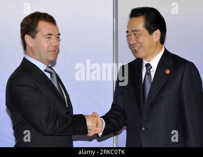 Bildnummer: 54636010  Datum: 13.11.2010  Copyright: imago/Xinhua (101113) -- YOKOHAMA, Nov. 13, 2010 (Xinhua) -- Russian President Dmitry Medvedev (L) is greeted by Japanese Prime Minister Naoto Kan in Yokohama, Japan, Nov. 13, 2010. The 18th Economic Leaders Meeting of the Asia-Pacific Economic Cooperation (APEC) was opened here Saturday. (Xinhua) (axy) JAPAN-YOKOHAMA-APEC PUBLICATIONxNOTxINxCHN Politik People kbdig xub 2010 quer premiumd     Bildnummer 54636010 Date 13 11 2010 Copyright Imago XINHUA  Yokohama Nov 13 2010 XINHUA Russian President Dmitry Medvedev l IS greeted by Japanese Prime Stock Photo