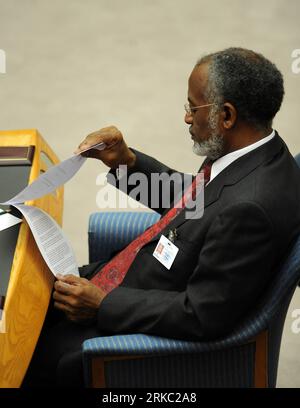 Bildnummer: 54645999  Datum: 16.11.2010  Copyright: imago/Xinhua (101116) -- NEW YORK, Nov. 16, 2010 (Xinhua) -- Sudanese Foreign Minister Ali Ahmed Karti attends the UN Security Council meeting on Sudan at the UN headquarters in New York, the United States, Nov. 16, 2010. The UN Security Council on Tuesday adopted a presidential statement to reiterate the world body s call for peaceful, credible, timely and free referenda for Sudan, and urge the region to take urgent action to implement their commitment. (Xinhua/Shen Hong) UN-SUDAN-MEETING PUBLICATIONxNOTxINxCHN Politik People kbdig xub 2010 Stock Photo