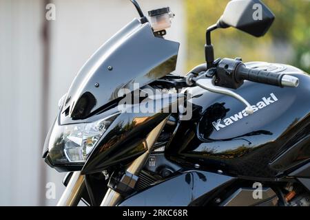 Ein Kawasaki Z1000 Motorrad, Nahaufnahme selektiver Fokus. Stockfoto