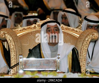 Bildnummer: 54713633  Datum: 06.12.2010  Copyright: imago/Xinhua (101206) -- ABU DHABI, Dec. 6, 2010 (Xinhua) -- Kuwait s Amir Sheikh Sabah al-Ahmad al-Jaber al-Sabah attends the 31st Gulf Cooperation Council (GCC) summit in Abu Dhabi, capital of the United Arab Emirates, Dec. 6, 2010. Leaders of the six-member GCC started their 31st summit here late Monday afternoon to discuss economy and regional hot-spot issues. (Xinhua/An Jiang) (wjd) UAE-31ST GCC SUMMIT-OPENING PUBLICATIONxNOTxINxCHN People Politik kbdig xcb 2010 quer     Bildnummer 54713633 Date 06 12 2010 Copyright Imago XINHUA  Abu Dha Stock Photo