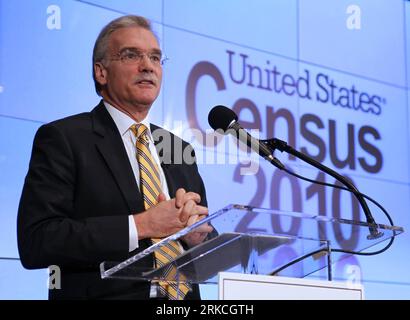 Bildnummer: 54765055  Datum: 21.12.2010  Copyright: imago/Xinhua (101221) -- WASHINGTON D.C., Dec. 21, 2010 (Xinhua) -- Director of U.S. Census Bureau Robert Groves speaks at a presentation of the 2010 Census U.S. population in Washington D.C., capital of the Untied States, Dec. 21, 2010. The U.S. population grew 9.7 percent over the last decade, the slowest growth since the 1930s, the Census Bureau said on Tuesday. (Xinhua/Wang Fengfeng) (wjd) US-CENSUS-POPULATION-RISE PUBLICATIONxNOTxINxCHN People Politik kbdig xmk 2010 quer o0 Volkszählung, PK    Bildnummer 54765055 Date 21 12 2010 Copyrigh Stock Photo