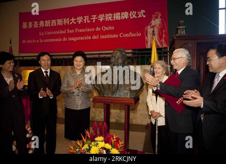 Bildnummer: 54773186  Datum: 27.12.2010  Copyright: imago/Xinhua QUITO, Dec. 28, 2010 (Xinhua) -- Chinese State Councilor Liu Yandong (3rd, L) attends the inauguration of the first Confucius Institute in Ecuador at San Francisco University in Quito, capital of Ecuador, Dec. 27, 2010. (Xinhua/Bao Feifei) (yc) ECUADOR-CHINA-LIU YANDONG-VISIT PUBLICATIONxNOTxINxCHN People Politik kbdig xmk 2010 quer    Bildnummer 54773186 Date 27 12 2010 Copyright Imago XINHUA Quito DEC 28 2010 XINHUA Chinese State Councilors Liu Yandong 3rd l Attends The Inauguration of The First Confucius Institute in Ecuador A Stockfoto
