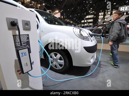 Bildnummer: 54821675  Datum: 15.01.2011  Copyright: imago/Xinhua (110115) -- BRUSSELS, Jan. 15, 2011 (Xinhua) -- Renault s electric recharge infrastructure is shown during the first day of the 89th European Motorshow in Brussels, capital of Belgium, Jan. 15, 2011. The show will pressent commercial vehicles, recreational vehicles, motorcycles, motor parts and services. (Xinhua/Wu Wei) (wjd) BELGIUM-BRUSSELS-MOTORSHOW-OPEN PUBLICATIONxNOTxINxCHN Wirtschaft Automobilindustrie Motor Show Auto Messe PKW Objekte kbdig xmk 2011 quer  o0 Elektroauto, Aufladen, Ladestation, Tanken, Stromtankstelle    B Stock Photo