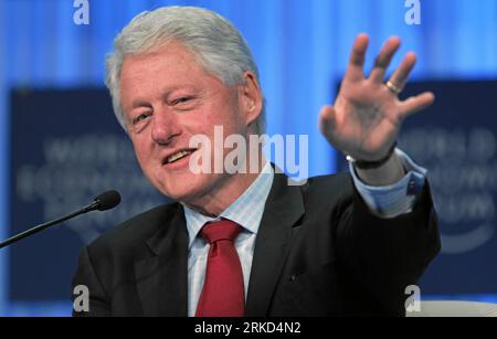 Bildnummer: 54861192  Datum: 28.01.2011  Copyright: imago/Xinhua (110128) -- DAVOS, Jan. 28, 2011 (Xinhua) -- Former United States President Bill Clinton gestures while speaking during the session A Conversation with William J. Clinton at the Annual Meeting 2011 of the World Economic Forum in Davos, Switzerland, January 28, 2011. (Xinhua/World Economic Forum) (nxl) SWITZERLAND-DAVOS-PORTRAITS PUBLICATIONxNOTxINxCHN People Politik Wirtschaft Weltwirtschaftsforum premiumd kbdig xmk xo0x 2011 quer Highlight     Bildnummer 54861192 Date 28 01 2011 Copyright Imago XINHUA  Davos Jan 28 2011 XINHUA F Stock Photo