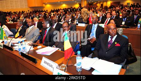 Bildnummer: 54866604  Datum: 30.01.2011  Copyright: imago/Xinhua (20110130) -- ADDIS ABABA, JAN. 30, 2011 (Xinhua) -- President of Senegal Abdoulaye Wade(R1) attends 16th Ordinary Session of the Assembly of the African Union held in Addis Ababa, Ethiopia, Jan. 30, 2011. (Xinhua Photo/Zhao Yingquan) (yc) ETHIOPIA-ADDIS ABABA-AU SUMMIT-OPENING PUBLICATIONxNOTxINxCHN People Politik kbdig xkg 2011 quer     Bildnummer 54866604 Date 30 01 2011 Copyright Imago XINHUA  Addis Ababa Jan 30 2011 XINHUA President of Senegal Abdoulaye Calf R1 Attends 16TH Ordinary Session of The Assembly of The African Uni Stock Photo