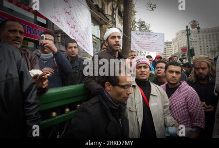 Bildnummer: 54882304  Datum: 05.02.2011  Copyright: imago/Xinhua (110205) -- CAIRO, Feb. 5, 2011 (Xinhua) -- Egyptians demonstrate at the Tahrir Square in Cairo, capital of Egypt, Feb. 5, 2011. As tens of thousands packed central Cairo Friday to force President  to immediately end his 30-year rule, Prime Minister Ahmed Shafiq said xMubarakx should be in power for legislative reasons. (Xinhua/Xu Jinquan)(axy) EGYPT-CAIRO-DEMONSTRATION PUBLICATIONxNOTxINxCHN Politik Gesellschaft EGY Unruhen Aufstand Protest kbdig xng 2011 quer premiumd  o0 Platz der Freiheit Befreiung / Gesellschaft Politik Ägyp Stock Photo