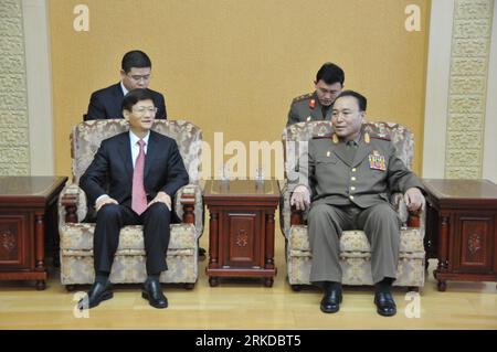 Bildnummer: 54906846  Datum: 14.02.2011  Copyright: imago/Xinhua (110214) -- PYONGYANG, Feb. 14, 2011 (Xinhua) -- Ri Yong Ho (R, front), a member of the Presidium of Political Bureau of Central Committee of the Workers Party of Korea, and chief of the General Staff of the Korean People s Army (KPA), meets with Chinese Minister of Public Security Meng Jianzhu (L, front) in Pyongyang, the Democratic People s Republic of Korea (DPRK), Feb. 14, 2011. (Xinhua/Zhao Zhan) (xhn) DPRK-PYONGYANG-MENG JIANZHU-VISIT PUBLICATIONxNOTxINxCHN People Politik kbdig xmk 2011 quer     Bildnummer 54906846 Date 14 Stock Photo