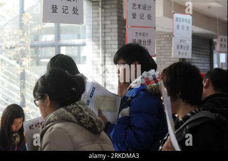 Bildnummer: 54968054  Datum: 01.03.2011  Copyright: imago/Xinhua (110301) -- BEIJING, March 1, 2011 (Xinhua) -- Exams applicants sign up of the entrance exams at China Central Academy of Fine Arts, in Beijing, capital of China, March 1, 2011. The academy plans to recruit 800 undergraduates this year. Examination of specialized courses will be held on March 5 and 6. (Xinhua)(mcg) #CHINA-BEIJING-CENTRAL ACADEMY OF FINE ARTS-ENTRANCE-2011 (CN) PUBLICATIONxNOTxINxCHN Gesellschaft Uni Bildung Kunstakademie Aufnahme Bewerber Bewerbung xo0x kbdig xub 2011 quer     Bildnummer 54968054 Date 01 03 2011 Stock Photo