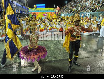 Bildnummer: 54984156 Datum: 05.03.2011 Copyright: imago/Xinhua (110305) -- RIO DE JANEIRO, 5. März 2011 (Xinhua) -- Feiernde treten während des Karnevals 2011 in Rio de Janeiro am 4. März 2011 in Sambodromo auf. Der Karneval von 2011 begann offiziell am Freitag in Rio de Janeiro. (Xinhua/Song Weiwei) BRASILIEN-RIO DE JANEIRO-KARNEVAL 2011 PUBLICATIONxNOTxINxCHN Gesellschaft Karneval kbdig xmk xo0x 2011 quer Premiere Bildnummer 54984156 Datum 05 03 2011 Copyright Imago XINHUA Rio de Janeiro 5. März 2011 XINHUA Revels treten während des Karnevals 2011 in Rio de Janeiro am 4. März 2011 in Sambodromo auf Stockfoto