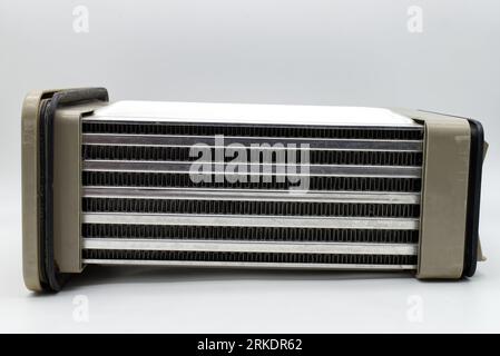 Filter einer Trocknermaschine isoliert auf weißem Hintergrund Stockfoto