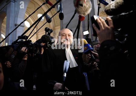 Bildnummer: 54992567  Datum: 07.03.2011  Copyright: imago/Xinhua (110307) -- PARIS, March 7, 2011 (Xinhua) -- Georges Kiejman, lawyer of France s former President Chirac, arrives at Paris courthouse in Paris, France, March 7, 2011. The trial against French former President Chirac opened on Monday afternoon, accusing him of having created fake jobs for friends and allies in his Rally For the Republic (RPR) party in 1990s. (Xinhua/Nicolas Datiche) (zw) FRANCE-PARIS-CHIRAC-TRIAL PUBLICATIONxNOTxINxCHN Politik People Gericht Verhandlung Korruption Korruptionsverdacht kbdig xub 2011 quer premiumd o Stock Photo