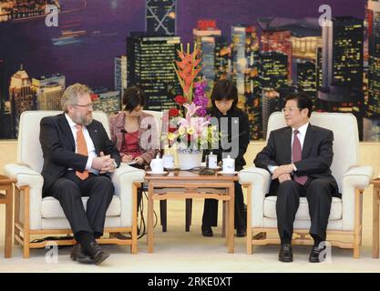 Bildnummer: 55029719  Datum: 15.03.2011  Copyright: imago/Xinhua (110315) -- BEIJING, March 15, 2011 (Xinhua) -- Wang Zhaoguo (R front), chairman of the All China Federation of Trade Unions (ACFTU), meets with Jean-Claude Reding(L Front), president of Luxembourg Confederation of Free Trade Unions (OGB-L) in Beijing, capital of China, March 15, 2011. (Xinhua/Xie Huanchi) (wyo) CHINA-BEIJING-WANG ZHAOGUO-MEETING (CN) PUBLICATIONxNOTxINxCHN People Politik kbdig xcb 2011 quer premiumd     Bildnummer 55029719 Date 15 03 2011 Copyright Imago XINHUA  Beijing March 15 2011 XINHUA Wang Zhaoguo r Front Stockfoto