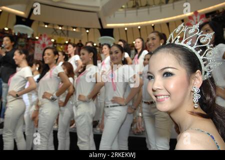 Bildnummer: 55271215  Datum: 18.04.2011  Copyright: imago/Xinhua (110418) -- BANGKOK, April 18, 2011 (Xinhua) -- Beautiful ladyboys pose during the beauty pageant Miss Tiffany s Universe 2011 s in the first elimination round at Central World shopping Mall, Bangkok, capital of Thailand, April 18, 2011. (Xinhua/Rachen Sageamsak) (lmz) THAILAND-BANGKOK-MISS TIFFANY-PAGEANT PUBLICATIONxNOTxINxCHN Gesellschaft Misswahl Schönheitswettbewerb xo0x kbdig xub 2011 quer     Bildnummer 55271215 Date 18 04 2011 Copyright Imago XINHUA  Bangkok April 18 2011 XINHUA Beautiful Lady Boys Pose during The Beauty Stock Photo