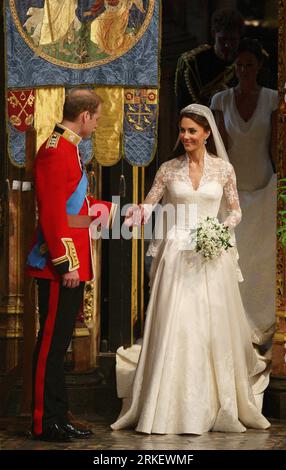 (110429) -- LONDON, April 29, 2011 (Xinhua) -- Britain s Prince William and his bride Kate Middleton are seen at the wedding ceremony at Westminster Abbey in London, on April 29, 2011. (Xinhua) (ybg) UK-LONDON-ROYAL WEDDING  - PRESS ASSOCIATION Photo. Photo credit should read: Kirsty Wigglesworth/PA Wire PUBLICATIONxNOTxINxCHN   110429 London April 29 2011 XINHUA Britain S Prince William and His Bride Kate Middleton are Lakes AT The Wedding Ceremony AT Westminster Abbey in London ON April 29 2011 XINHUA ybg UK London Royal Wedding Press Association Photo Photo Credit should Read Kirsty Wiggles Stock Photo