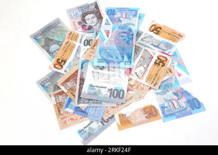 Stapel von 2019 Ausgabe von Banknoten in US-Dollar im vertikalen Format aus Polymer der Ostkaribischen Zentralbank Stockfoto