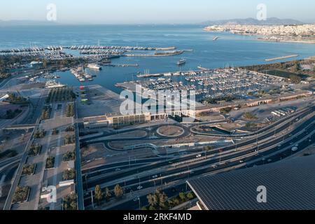 Kallithea Port, Yachts und Poseidon Road Athens at Dawn Stockfoto
