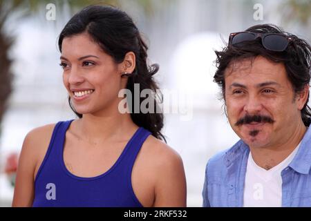 Bildnummer: 55345971  Datum: 13.05.2011  Copyright: imago/Xinhua (110513) -- CANNES, May 13, 2011 (Xinhua) -- Mexican director Gerardo Naranjo (R) and actress Stephanie Sigman (L) pose during the photocall of Miss Bala presented in the Un Certain Regard selection at the 64th Cannes Film Festival, in Cannes, France, on May 13, 2011. (Xinhua/Gao Jing) (lyi) FRANCE-CANNES-FILM FESTIVAL-MISS BALA PUBLICATIONxNOTxINxCHN Kultur Entertainment People Film 64. Internationale Filmfestspiele Cannes Photocall kbdig xkg 2011 quer     Bildnummer 55345971 Date 13 05 2011 Copyright Imago XINHUA  Cannes May 13 Stock Photo