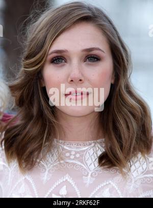 Bildnummer: 55349508  Datum: 15.05.2011  Copyright: imago/Xinhua CANNES, May 15, 2011 (Xinhua) -- U.S. actress Elisabeth Olsen poses during the photocall of Martha Marcy May Marlene at the 64th Cannes Film Festival in Cannes, France, on May 15, 2011. (Xinhua/Gao Jing) (msq) FRANCE-CANNES-FILM-FESTIVAL-MARTHA MARCY MAY MARLENE PUBLICATIONxNOTxINxCHN Kultur Entertainment People Film 64. Internationale Filmfestspiele Cannes Photocall Porträt kbdig xsk 2011 hoch    Bildnummer 55349508 Date 15 05 2011 Copyright Imago XINHUA Cannes May 15 2011 XINHUA U S actress Elisabeth Olsen Poses during The phot Stockfoto