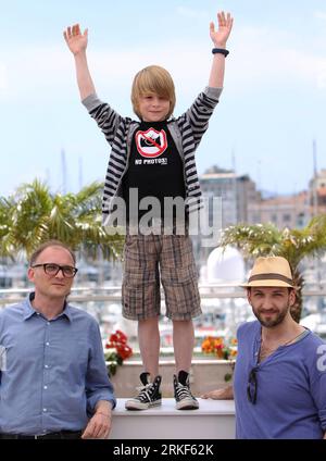 Bildnummer: 55349504  Datum: 15.05.2011  Copyright: imago/Xinhua CANNES, May 15, 2011 (Xinhua) -- (From L to R)Austrian director Markus Schleinzer, actor David Rauchenberger and Michael Fuith pose during the photocall of Michael during the 64th Cannes Film Festival in Cannes, France, on May 15, 2011. (Xinhua/Gao Jing) (msq) FRANCE-CANNES-FILM-FESTIVAL-MICHAEL PUBLICATIONxNOTxINxCHN Kultur Entertainment People Film 64. Internationale Filmfestspiele Cannes Photocall kbdig xsk 2011 hoch Aufmacher premiumd    Bildnummer 55349504 Date 15 05 2011 Copyright Imago XINHUA Cannes May 15 2011 XINHUA from Stock Photo