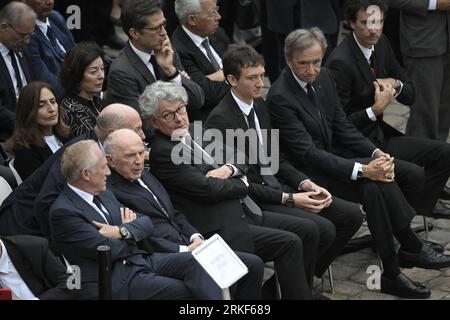 Francois-Henri Pinault, EU-Binnenmarktkommissar, Thierry Breton, Leiter des LVMH-Luxuskonzerns der Welt, Bernard Arnault, und CEO der LVMH Holding Company, Antoine Arnault, anlässlich des Nationalfeiertags von Jean-Louis Georgelin im Hotel des Invalides in Paris, Frankreich am 25. August 2023. Jean-Louis Georgelin, ehemaliger Stabschef der Armeen und CEO der öffentlichen Einrichtung, die für die Erhaltung und Restaurierung der Kathedrale Notre-Dame de Paris zuständig ist, ist am Freitag, den 18. August, um 7 Uhr tot Stockfoto