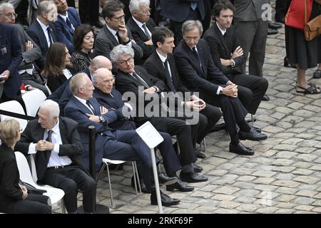 Francois-Henri Pinault, EU-Binnenmarktkommissar, Thierry Breton, Leiter des LVMH-Luxuskonzerns der Welt, Bernard Arnault, und CEO der LVMH Holding Company, Antoine Arnault, anlässlich des Nationalfeiertags von Jean-Louis Georgelin im Hotel des Invalides in Paris, Frankreich am 25. August 2023. Jean-Louis Georgelin, ehemaliger Stabschef der Armeen und CEO der öffentlichen Einrichtung, die für die Erhaltung und Restaurierung der Kathedrale Notre-Dame de Paris zuständig ist, ist am Freitag, den 18. August, um 7 Uhr tot Stockfoto