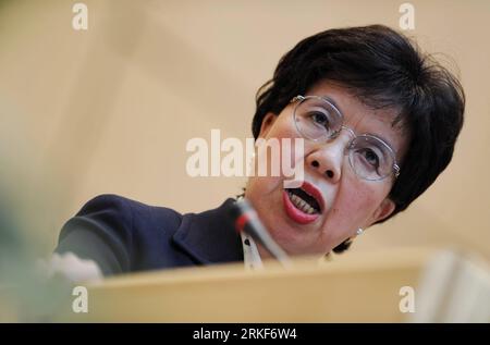 Bildnummer: 55353285 Datum: 16.05.2011 Copyright: imago/Xinhua (110517) -- GENF, 17. Mai 2011 (Xinhua) -- Margaret Chan, die Generaldirektorin der Weltgesundheitsorganisation der Vereinten Nationen (WHO), spricht am 16. Mai 2011 an der 64. Weltgesundheitsversammlung der WHO in Genf, Schweiz. Die Weltgesundheitsorganisation (WHO) hat am Montag in Genf ihre 64. Weltgesundheitsversammlung eröffnet, und eines der zentralen Themen, über die diskutiert wird, ist die globale Vorbereitung auf eine Influenzapandemie. (Xinhua/Yu Yang) (lr) SCHWEIZ-GENF-WHO-64. WELTGESUNDHEITSVERSAMMLUNG-ERÖFFNUNG PUBLICATIONxNOTxINxCHN People Politik Gesundheitsorganisation Stockfoto