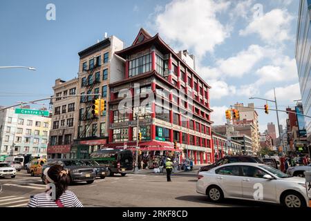 NEW YORK, USA, 5. AUGUST 2023: Straßenszene in Chinatown, Manhattan Stockfoto