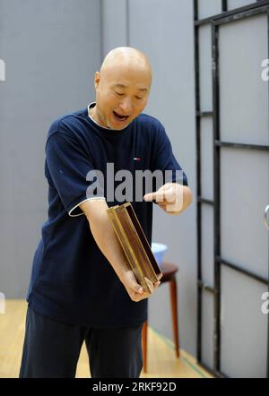 Bildnummer: 55373737  Datum: 19.05.2011  Copyright: imago/Xinhua (110519) -- BEIJING, May 19, 2011 (Xinhua) -- Actor Chen Peisi Chen Peisi takes part in a rehearsal of the operetta Die Fledermaus in Beijing, capital of China, May 19, 2011. The operetta was composed by Johann Strauss II and it will be on show at the National Center for Performing Arts in Beijing from June 3 to 6. (Xinhua/Luo Xiaoguang) (zhs) CHINA-BEIJING-OPERETTA-DIE LEDERMAUS (CN) PUBLICATIONxNOTxINxCHN xo0x Kultur People Theater kbdig xng 2011 hoch     Bildnummer 55373737 Date 19 05 2011 Copyright Imago XINHUA  Beijing May 1 Stock Photo