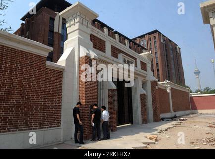 Bildnummer: 55424967  Datum: 03.06.2011  Copyright: imago/Xinhua (110603) -- BEIJING, June 3, 2011 (Xinhua) -- Photo taken on May 26, 2011 shows the exterior of the apartment buildings Diaoyutai Courtyard Number 7 in Beijing, capital of China. The penthouse apartment building starts attracting public eyeballs because of its extraordinarily high selling price, which is reported to be 300,000 yuan (about 46,300 US dollars) per square meter. The real estate industry watchdog here, Beijing Municipal Commission of Housing and Urban-rural Development announced on June 3 that the sale of 23 overprice Stock Photo