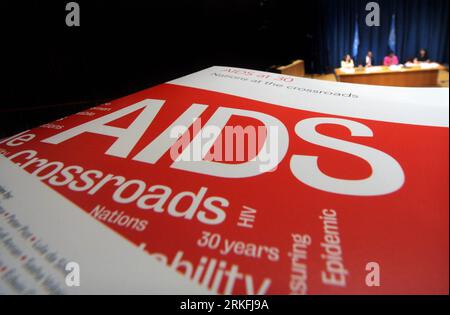 Bildnummer: 55425776  Datum: 03.06.2011  Copyright: imago/Xinhua (110603) -- NEW YORK, June 3, 2011 (Xinhua) -- The booklet of the report AIDS at 30 -- Nations at the Crossroads from the Joint United Nations Program on HIV/AIDS (UNAIDS) is seen during a press conference at the UN headquarters in New York, the United States, June 3, 2011. The report launched on Friday revealed that in the past decade, the global annual rate of new HIV infections dropped by nearly 25 percent as a record number of accessed treatment. (Xinhua/Shen Hong) (zw) UN-UNAIDS-REPORT PUBLICATIONxNOTxINxCHN Gesellschaft xsk Stock Photo