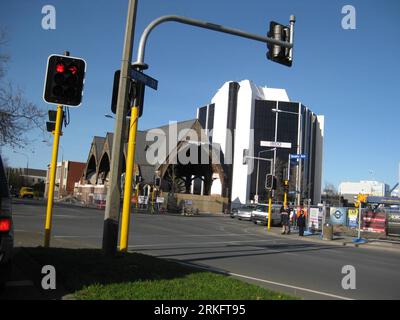 Bildnummer: 55455315  Datum: 14.06.2011  Copyright: imago/Xinhua (110614) -- CHRISTCHURCH , June 14, 2011 (Xinhua) -- A street is seen in Christchurch on June 14, 2011. New Zealand Institute of Geological and Nuclear Science publishes a correction adjusting the magnitude of the earthquake on June 13 to 6.3 degrees on the Richter Scale. (Xinhua/Wang Hao) (xhn) NEW ZEALAND-CHRISTCHURCH-EARTHQUAKE PUBLICATIONxNOTxINxCHN Gesellschaft Naturkatastrophe Erdbeben NZL Schäden xcb x0x 2011 quer     Bildnummer 55455315 Date 14 06 2011 Copyright Imago XINHUA  Christchurch June 14 2011 XINHUA a Street IS L Stock Photo