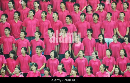 Bildnummer: 55470294  Datum: 17.06.2011  Copyright: imago/Xinhua (110617) -- CHANGCHUN, June 17, 2011 (Xinhua) -- Tuition-free graduates attend commencement ceremony in Northeast Normal University in Changchun City, capital of northeast China s Jilin Province, June 17, 2011. The first batch of about 11,000 graduates who enjoyed free tuition have successfully graduated across China. In 2007, tuition and accommodation fees were for the first time scrapped for freshmen students majoring in education at six top teaching universities in Beijing, Shanghai, Changchun, Wuhan, Xi an and Chongqing. To b Stock Photo