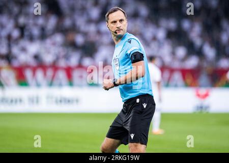 Herning, Dänemark. August 2023. Schiedsrichter Mykola Balakin, der während des Qualifikationsspiels der UEFA Conference League zwischen dem FC Midtjylland und Legia Warszawa in der MCH Arena in Herning zu sehen war. (Foto: Gonzales Photo/Alamy Live News Stockfoto