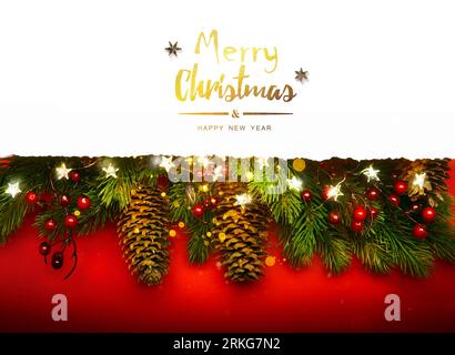 Design mit Weihnachtsbannern oder Grußkarten. Hintergrund Weihnachten von funkelnden Lichtern Girlande, mit Feiertagen Geschenke und Weihnachtsbaum Zweig Stockfoto
