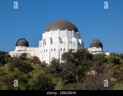 A stunning view of Griffith Observatory, perched atop Mount Hollywood in Griffith Park, Los Angeles, California, USA Stockfoto