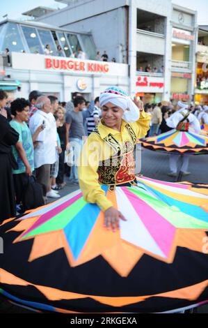 Bildnummer: 55588780  Datum: 12.07.2011  Copyright: imago/Xinhua (110712) -- ISTANBUL, July 12, 2011 (Xinhua) -- Dancers march and perform on the Freedom street in Istanbul, Turkey, on July 12, 2011. Istanbul Meeting of The World Cultures & Youth is held here from July 10 to 17. (Xinhua/Ma Yan) (zw) TURKEY-ISTANBUL-CULTURE PUBLICATIONxNOTxINxCHN Gesellschaft Kultur Tanz Tradition xdf x0x 2011 hoch     Bildnummer 55588780 Date 12 07 2011 Copyright Imago XINHUA  Istanbul July 12 2011 XINHUA Dancers March and perform ON The Freedom Street in Istanbul Turkey ON July 12 2011 Istanbul Meeting of The Stock Photo