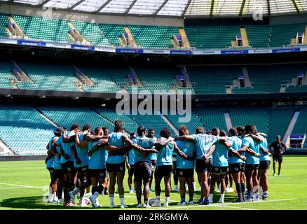 Die Fidschi-Truppe während einer Trainingseinheit im Twickenham Stadium, London. Bilddatum: Freitag, 25. August 2023. Stockfoto