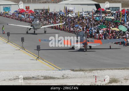 ESKISEHIR, TURKIYE - 18. SEPTEMBER 2022: Demonstrationsflugzeuge auf der Sivrihisar SHG Airshow Stockfoto